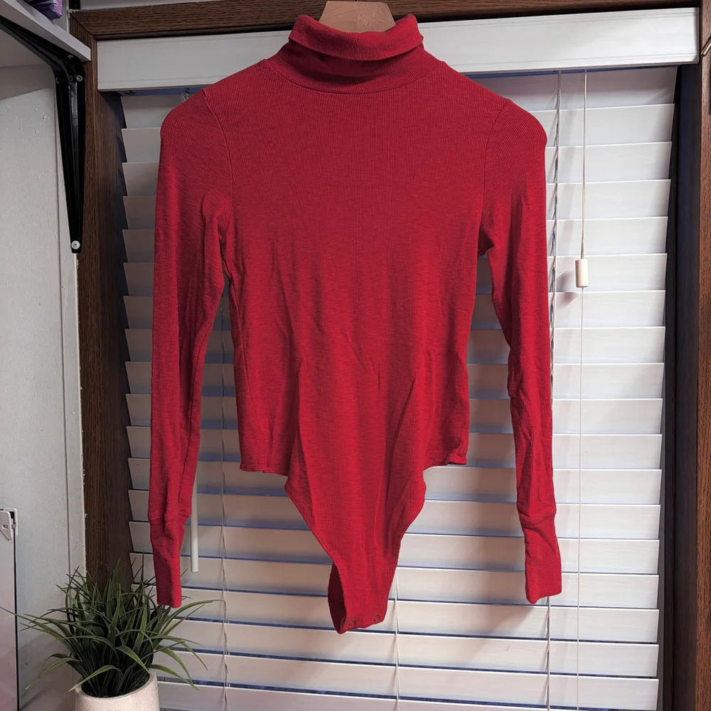 Women's Aerie Red Ribbed Turtleneck Bodysuit Size Small Soft and Stretchy